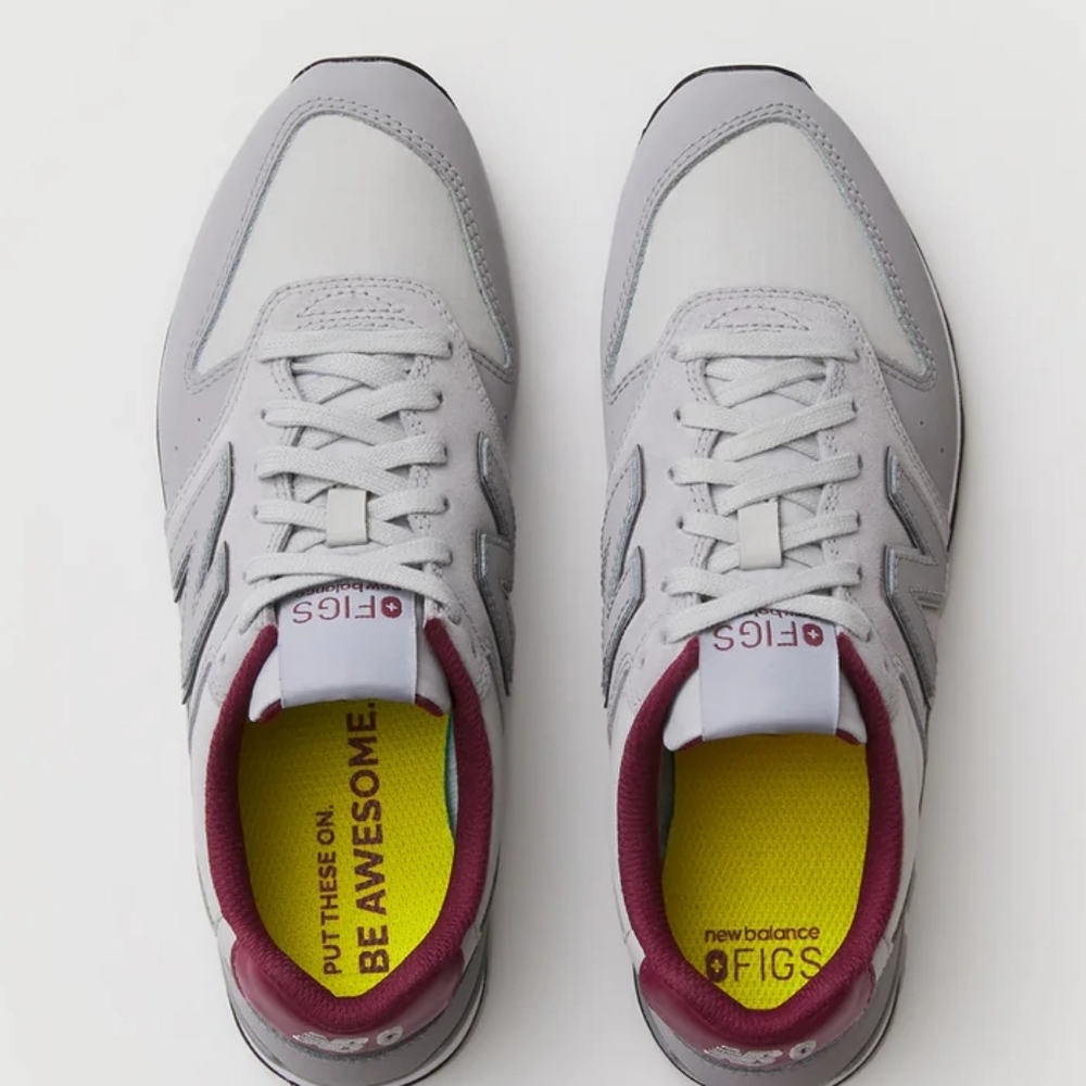 LIKE NEW Size 7 New Balance 996